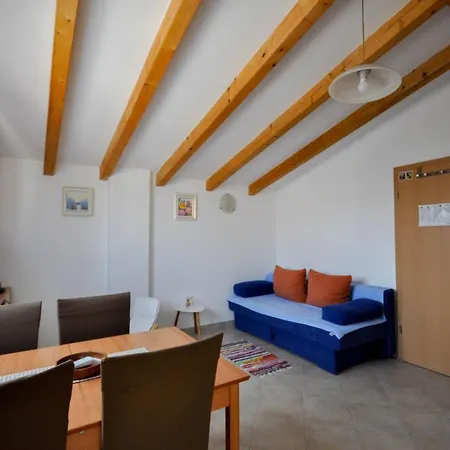 Gemuetliche In Novigrad Mit Grill By Interhome