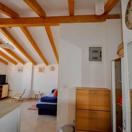 Gemuetliche In Novigrad Mit Grill By Interhome *